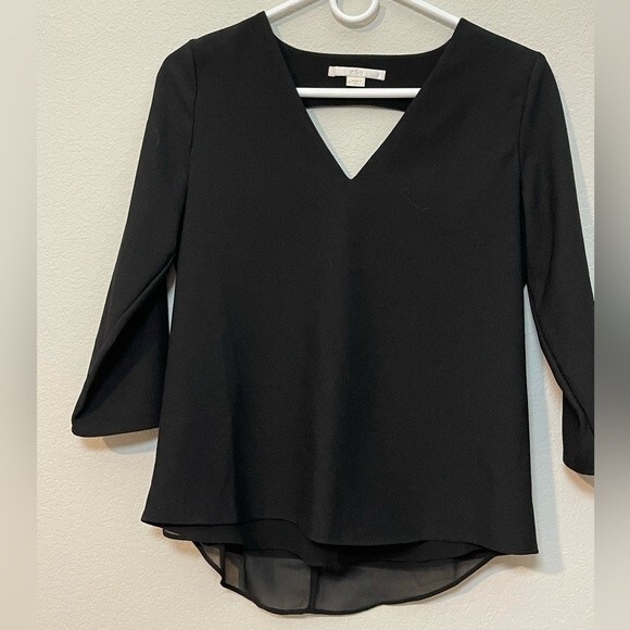 C & E Black 3/4 Sleeve Blouse with Triangle Cutout Soft Mesh Lining Size XS - Picture 3 of 9